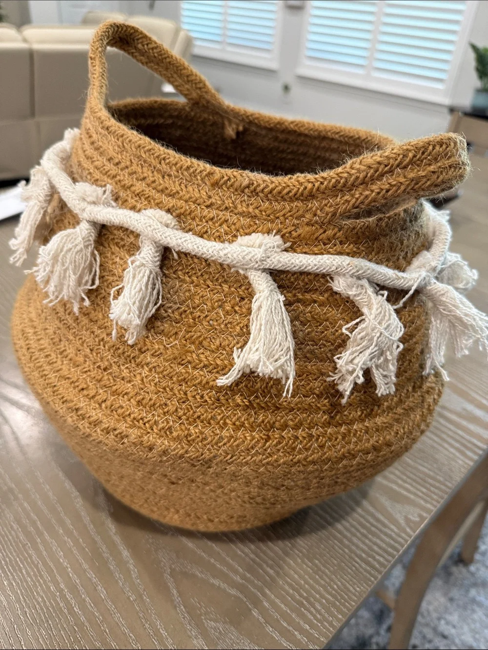 BOHO Vibe Jute Basket w/ handles & Cr Tassel Trim - Light Beige/Brown NWOT